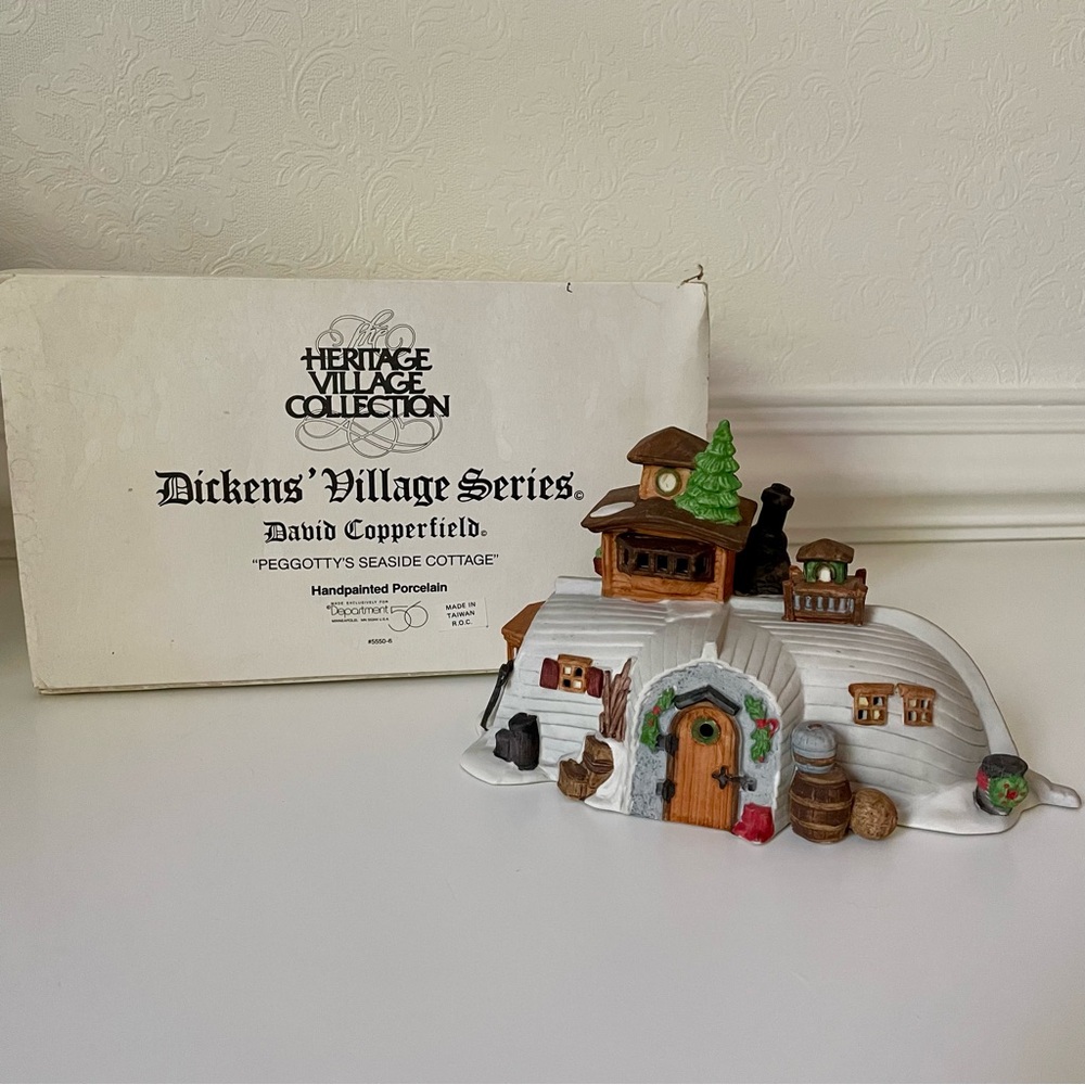 Dept 56 “Peggotty’s Cottage” Christmas Village piece